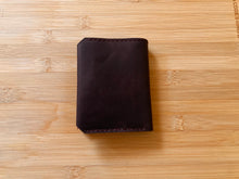 Load image into Gallery viewer, Vintage Leather Wallet with Snap Closure
