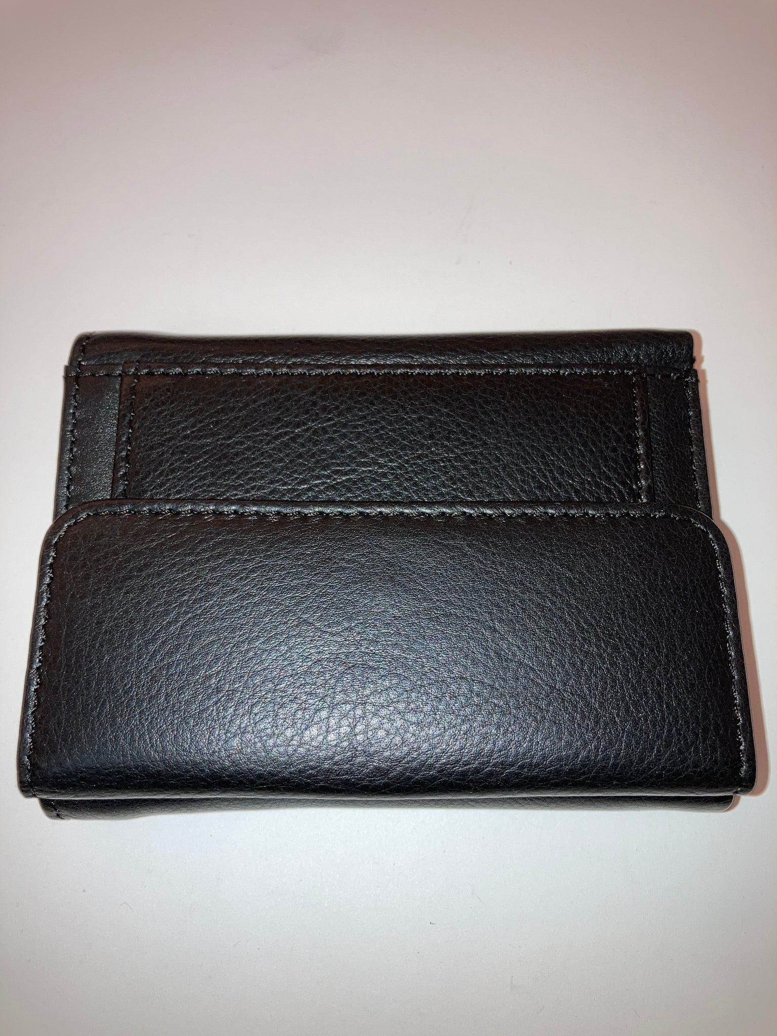 Genuine Leather Latest Design Wallet or Purse For women & Girls (5262) at  Rs 1,150 / Piece in Kolkata